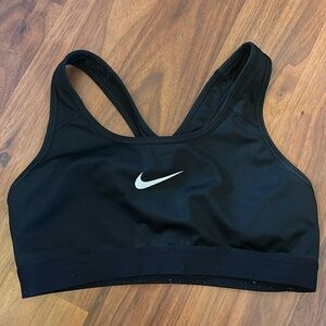black nike sports bra